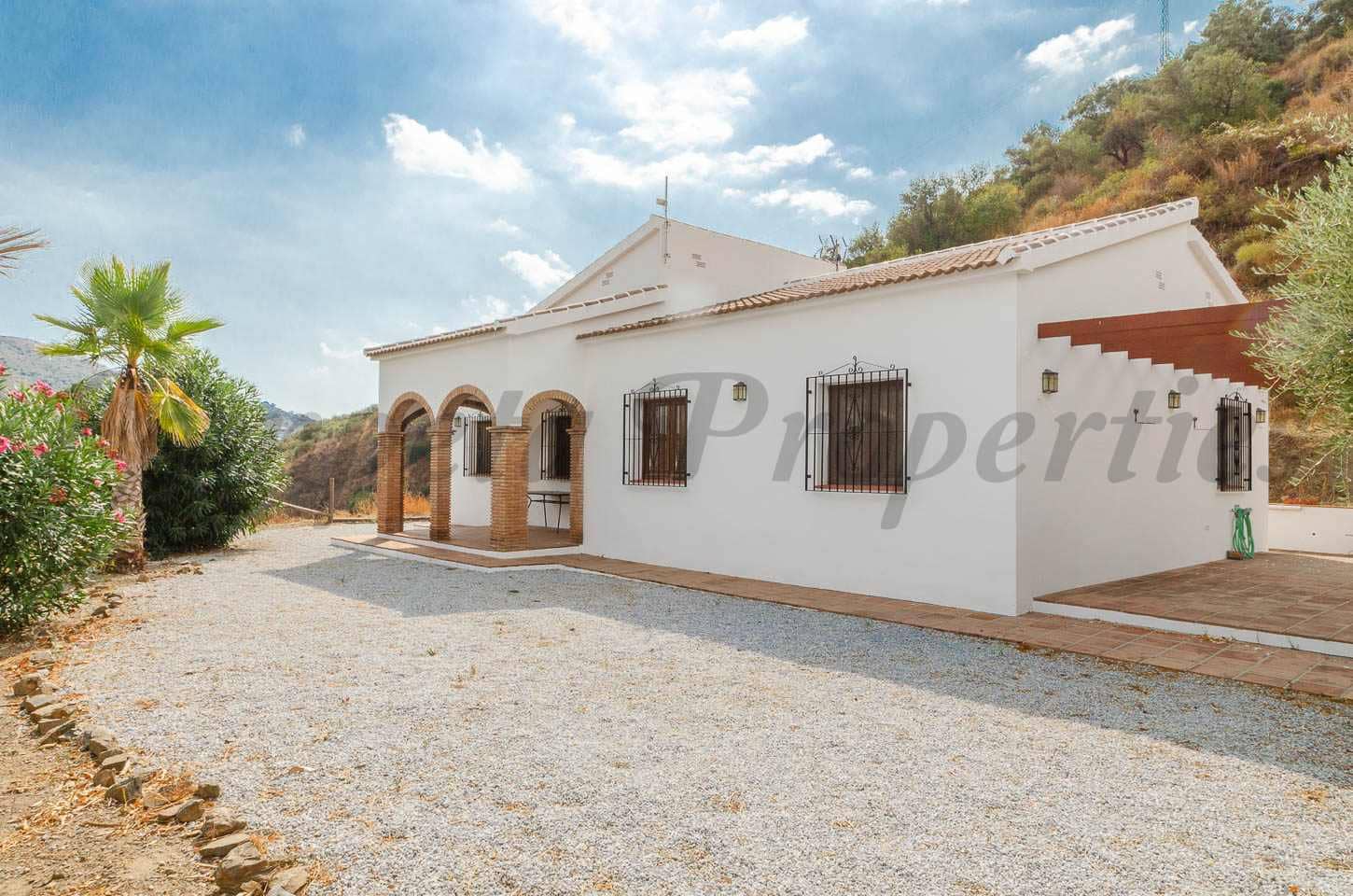 3 slaapkamer Villa te koop in Archez met zwembad - € 349.000 (Ref: 9322243)