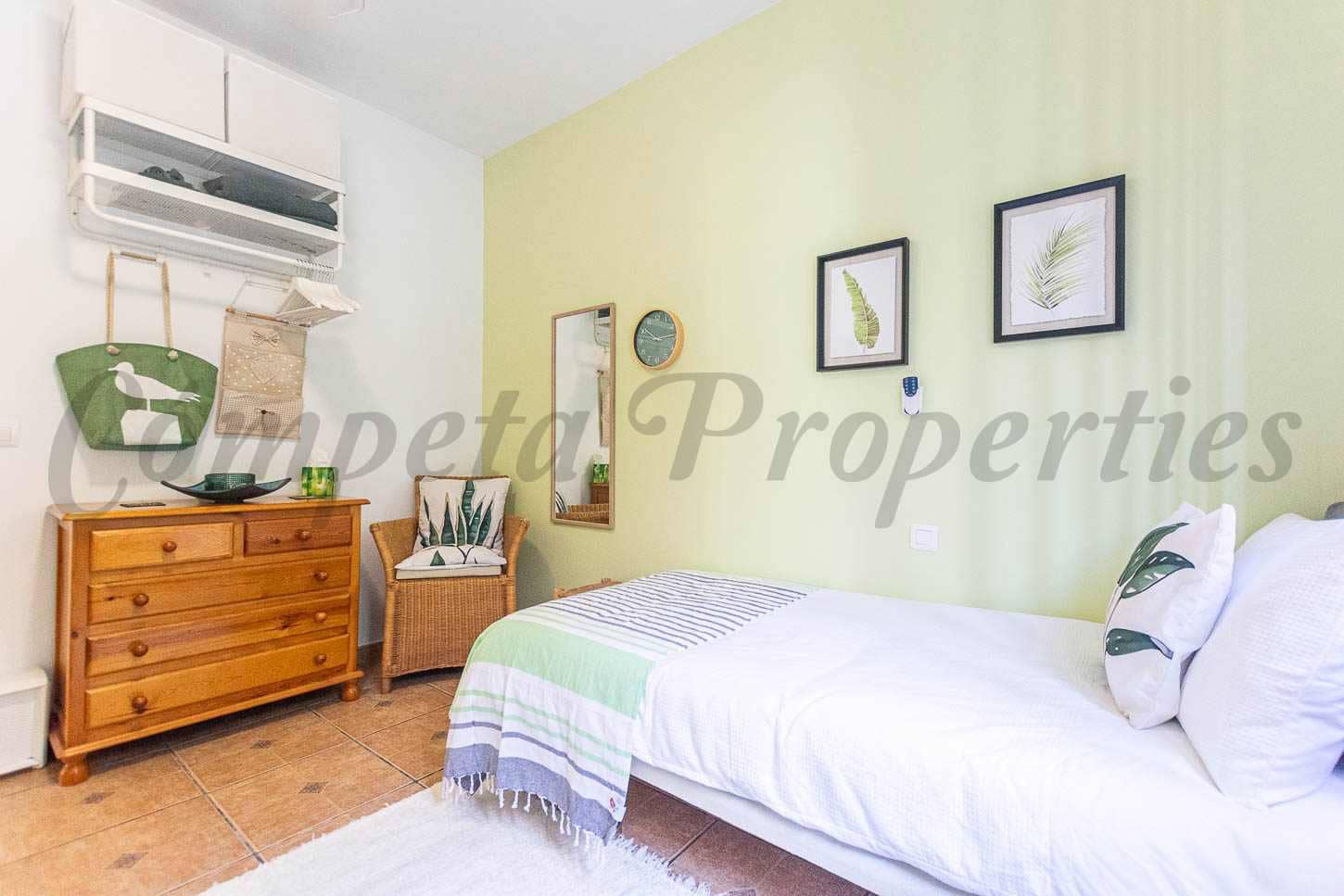 3 bedroom Villa for sale in Competa - € 375,000 (Ref: 9343536)