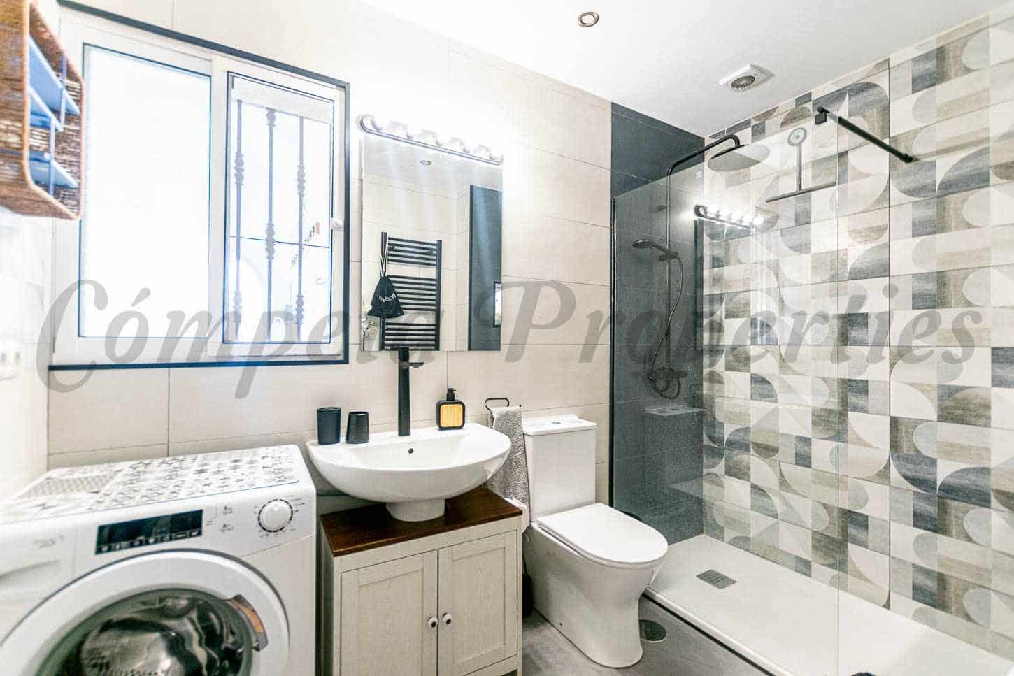 3 bedroom Villa for sale in Competa - € 375,000 (Ref: 9343536)