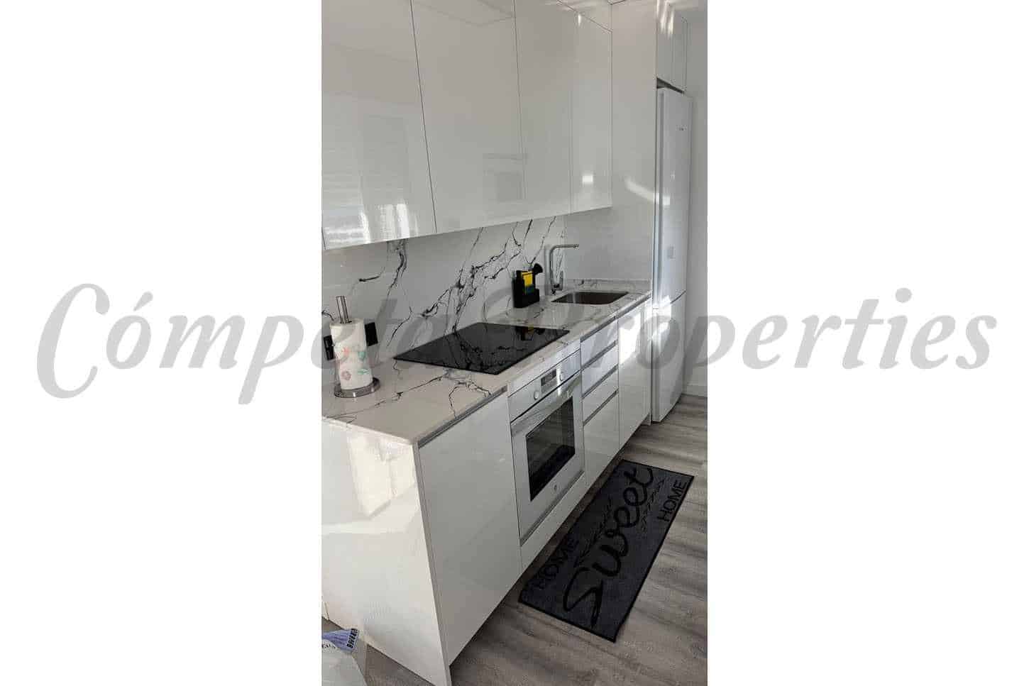 1 sypialnia Apartament do wynajęcia w Torrox z basenem garażem - 600 € (Ref: 9345627)