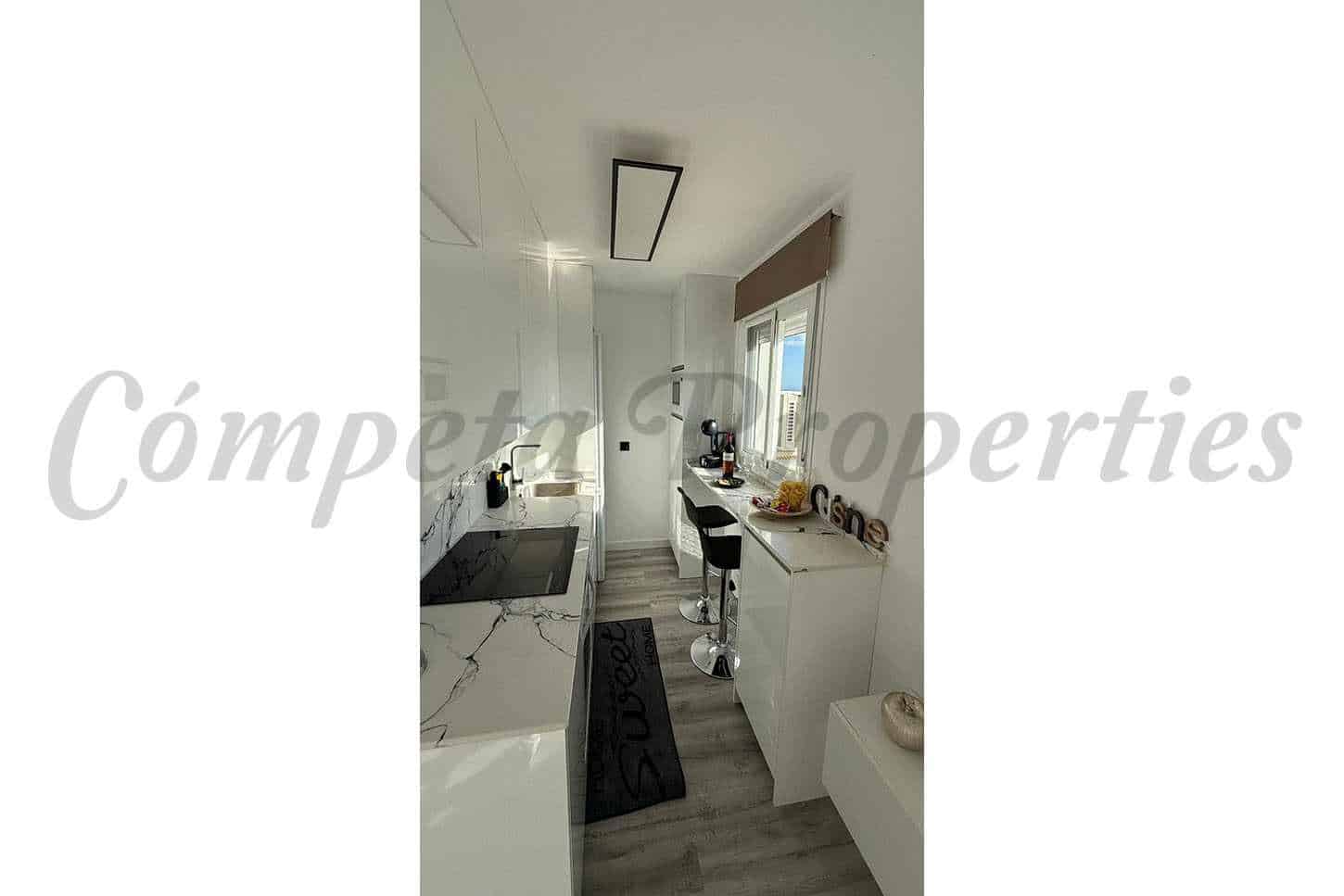 1 sypialnia Apartament do wynajęcia w Torrox z basenem garażem - 600 € (Ref: 9345627)