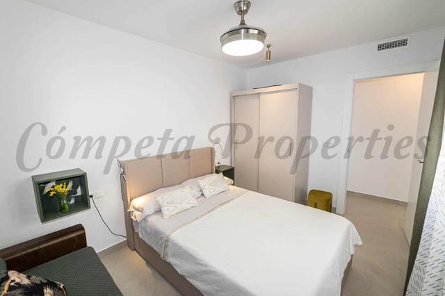 Appartement de 2 chambres à louer à Torrox-Costa, Torrox avec piscine garage - 950 € (Ref: 9357415)