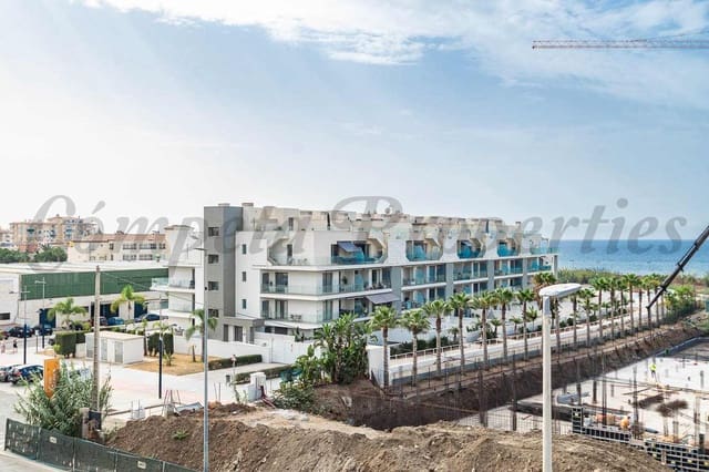 Appartement de 2 chambres à louer à Torrox-Costa, Torrox avec piscine garage - 950 € (Ref: 9357415)