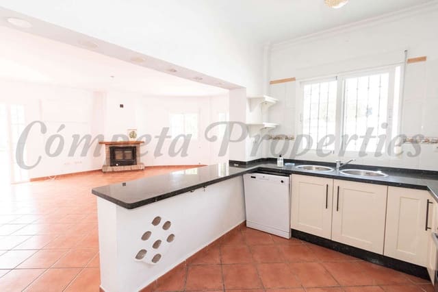 5 soverom Villa til salgs i Cómpeta med svømmebasseng - € 400 000 (Ref: 9360097)