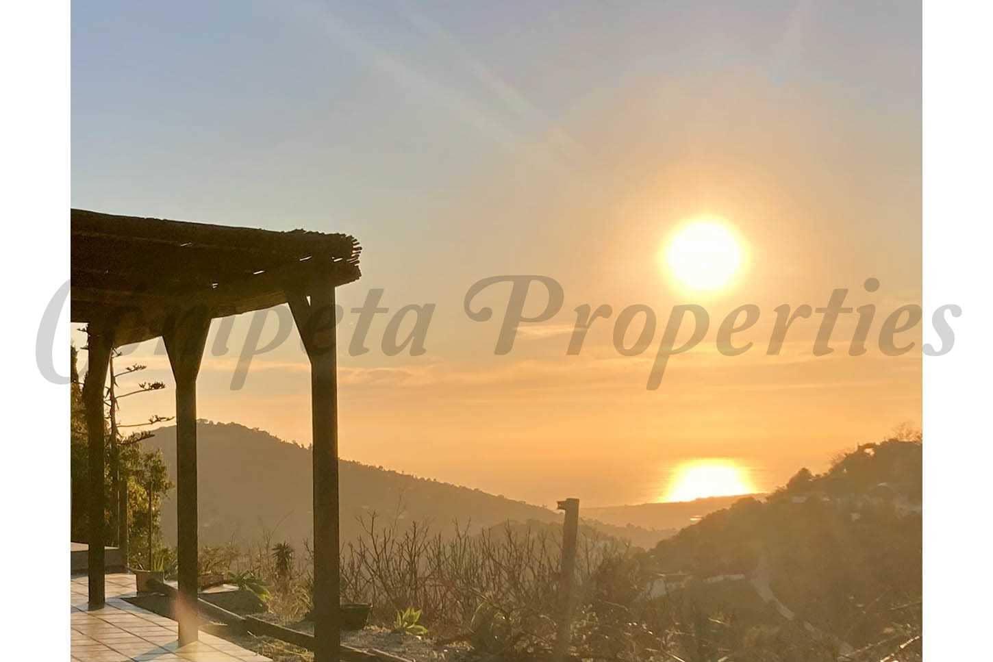 3 slaapkamer Villa te koop in Competa met zwembad - € 349.500 (Ref: 9360581)