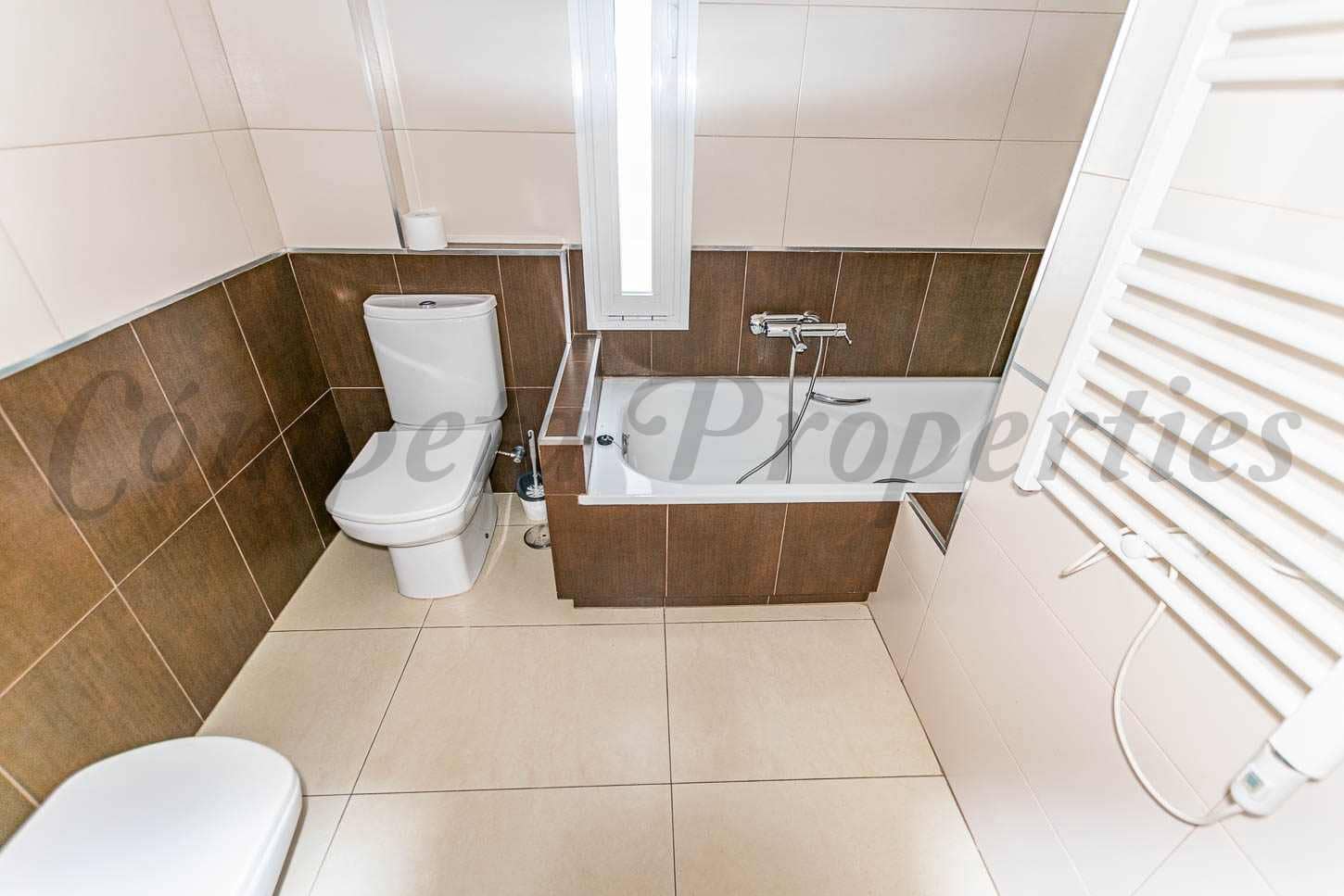 3 soveværelse Finca/Landehus til salg i Sayalonga med swimmingpool - € 1.100.100 (Ref: 9360584)