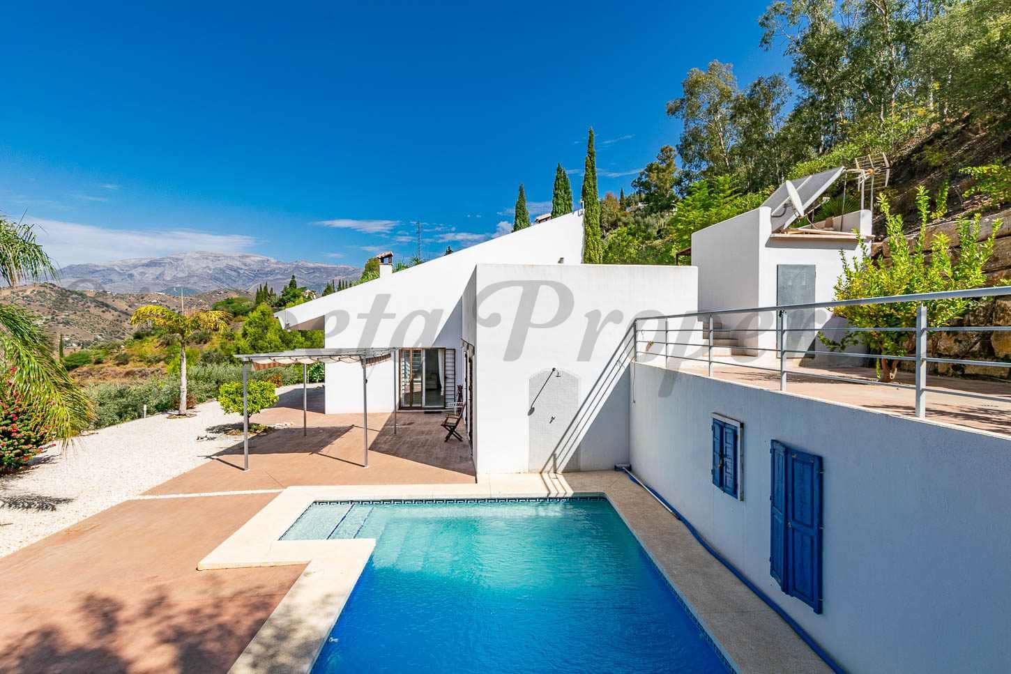 3 soveværelse Finca/Landehus til salg i Sayalonga med swimmingpool - € 1.100.100 (Ref: 9360584)