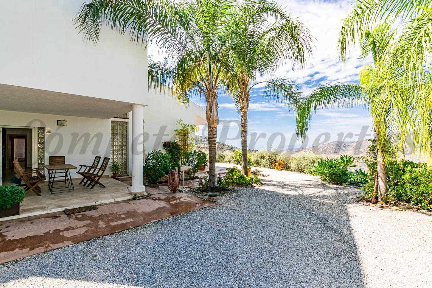 3 soveværelse Finca/Landehus til salg i Sayalonga med swimmingpool - € 1.100.100 (Ref: 9360584)