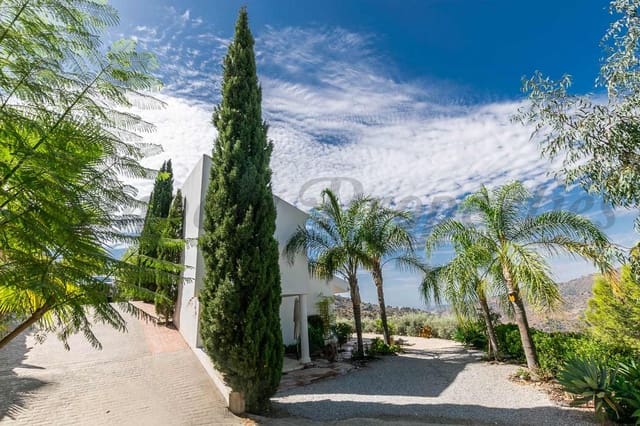 3 soveværelse Finca/Landehus til salg i Sayalonga med swimmingpool - € 1.100.100 (Ref: 9360584)