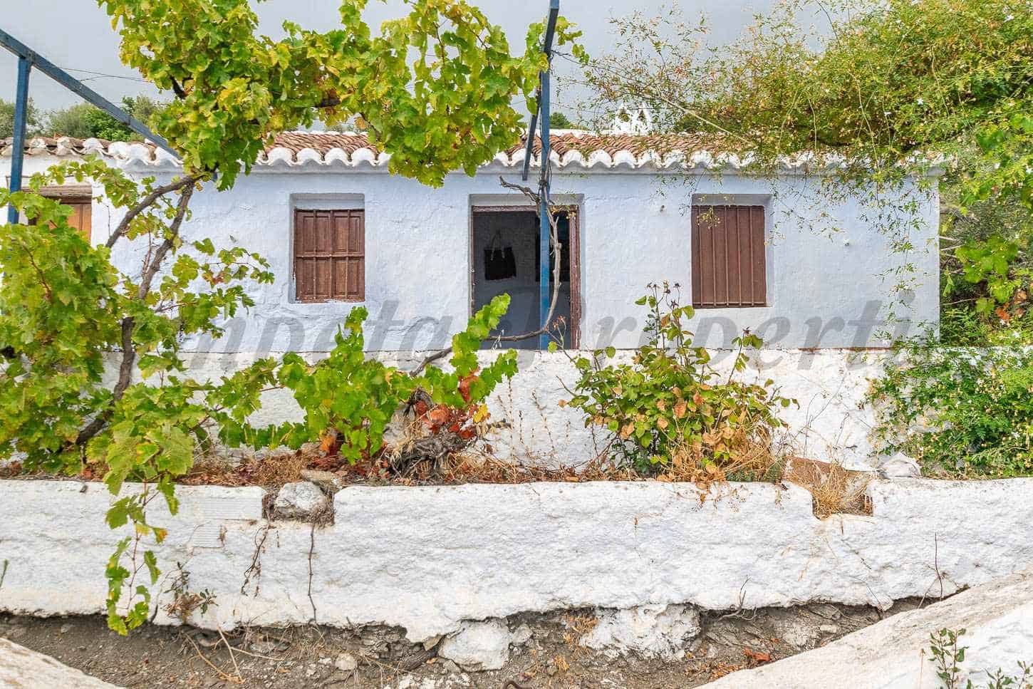 Finca/Country House for sale in Canillas de Aceituno - € 165,000 (Ref: 9360585)