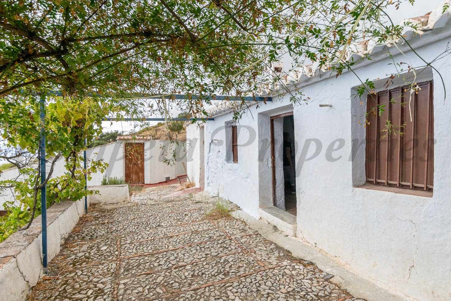 Finca/Country House for sale in Canillas de Aceituno - € 165,000 (Ref: 9360585)