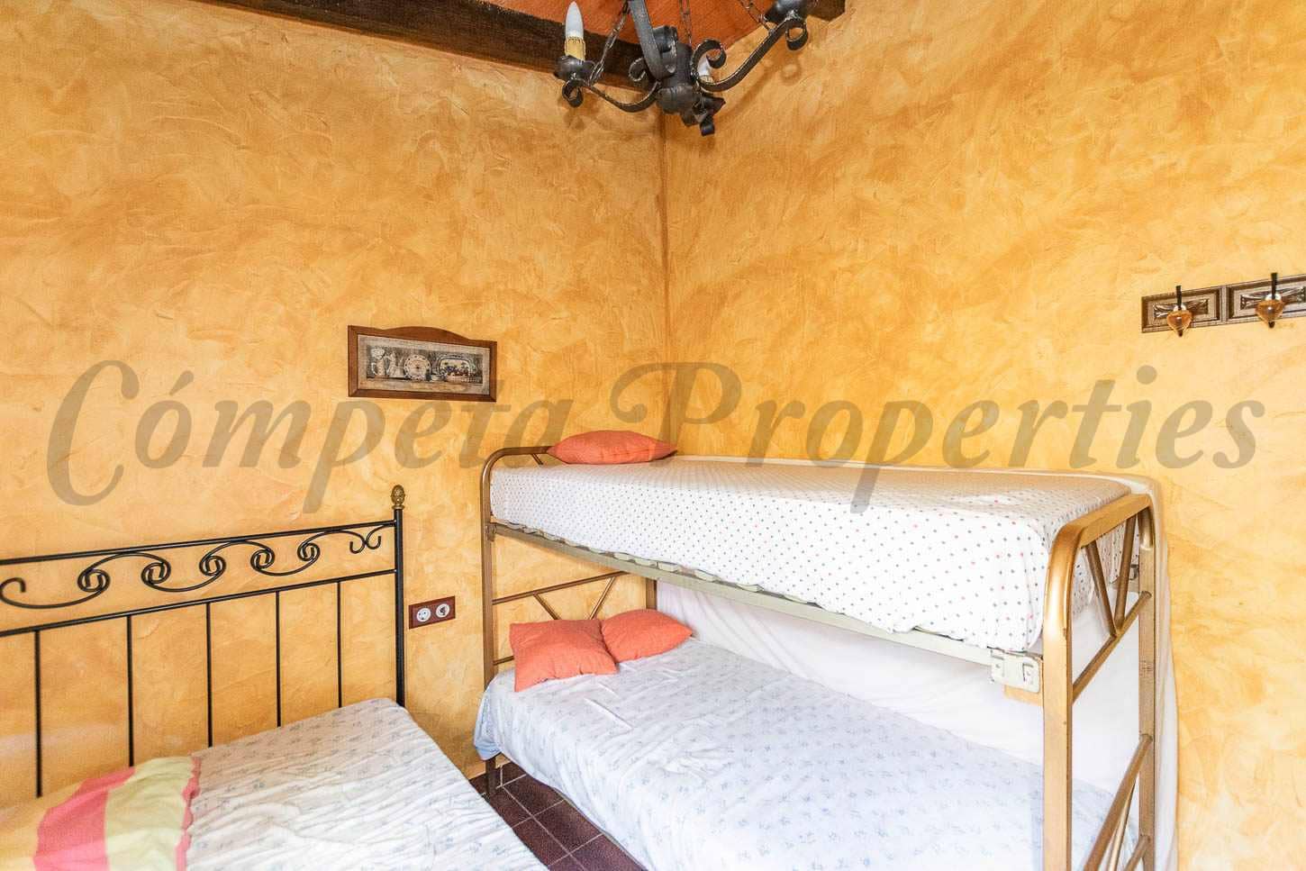 2 sypialnia Willa na sprzedaż w Algarrobo - 355 000 € (Ref: 9360589)