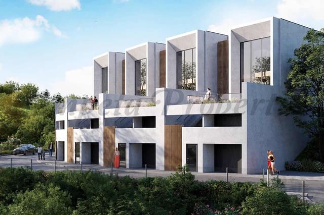 3 soveværelse Rækkehus til salg i Torrox-Costa, Torrox med swimmingpool garage - € 555.000 (Ref: 9360762)