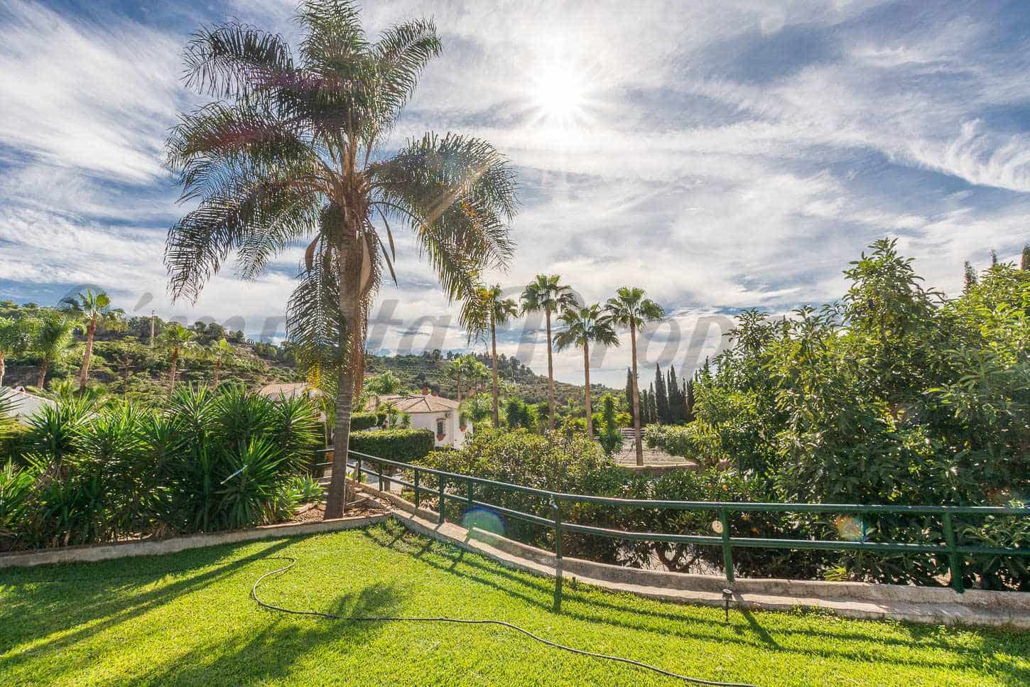 Finca/Casa Rural de 2 habitaciones en Frigiliana en venta con piscina garaje - 365.000 € (Ref: 9362983)