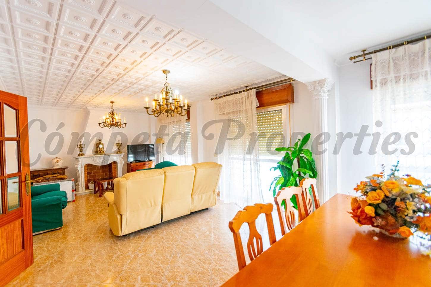 3 slaapkamer Appartement te huur in Torrox - € 850 (Ref: 9372234)