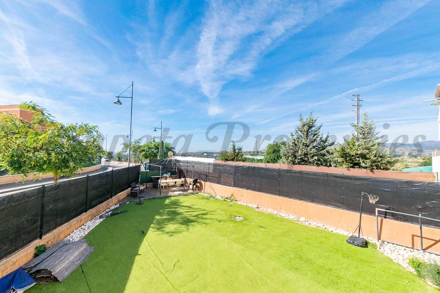 3 bedroom Apartment for sale in Almayate with pool garage - € 340,000 (Ref: 9394235)