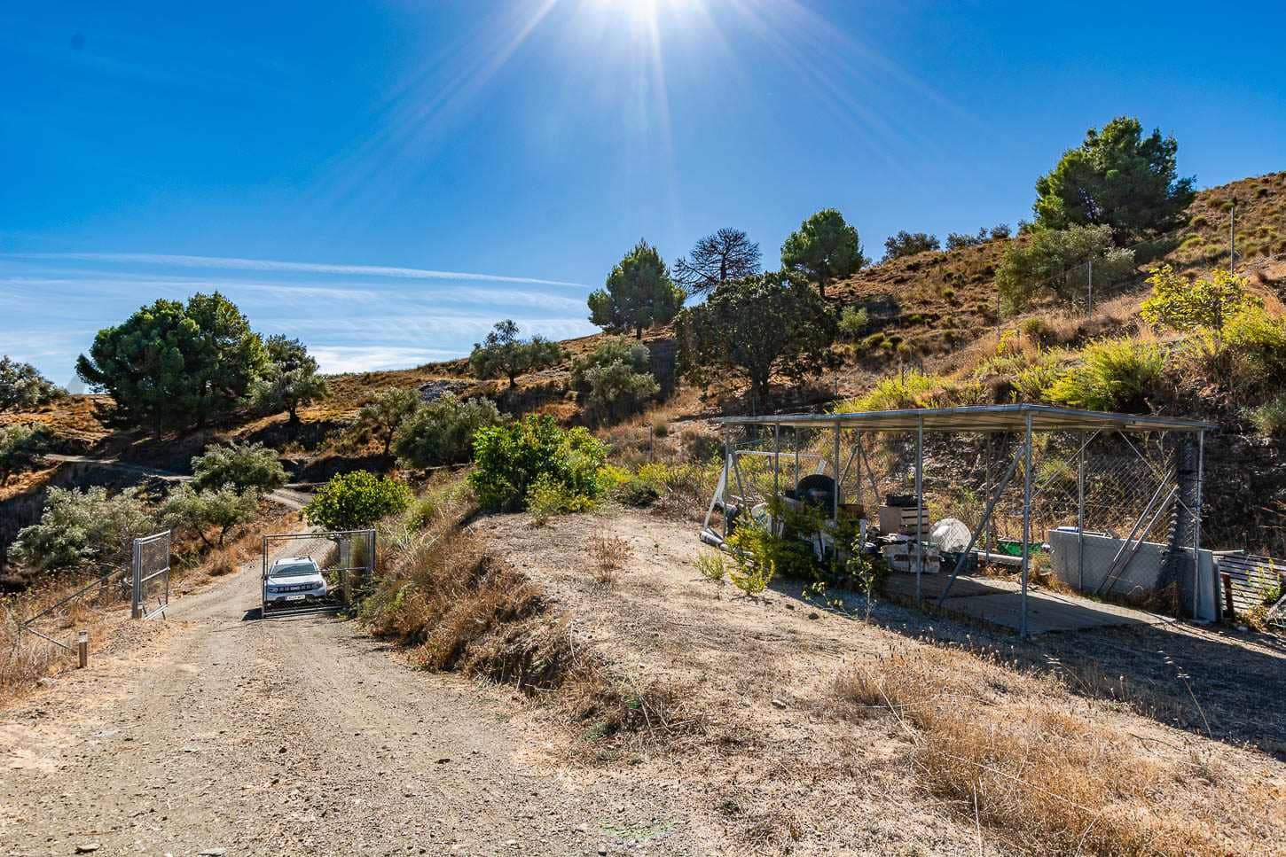 Mark till salu i Torrox - 235 000 € (Ref: 9395403)