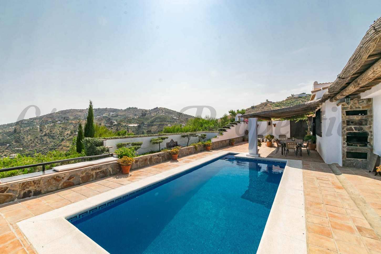 3 sypialnia Finka/Dom wiejski na sprzedaż w Torrox z basenem garażem - 490 000 € (Ref: 9396674)