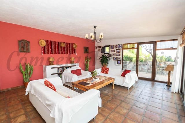 3 sypialnia Finka/Dom wiejski na sprzedaż w Torrox z basenem garażem - 490 000 € (Ref: 9396674)