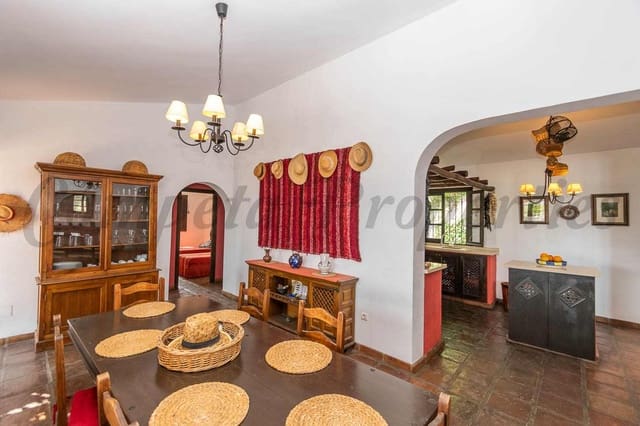 3 sypialnia Finka/Dom wiejski na sprzedaż w Torrox z basenem garażem - 490 000 € (Ref: 9396674)