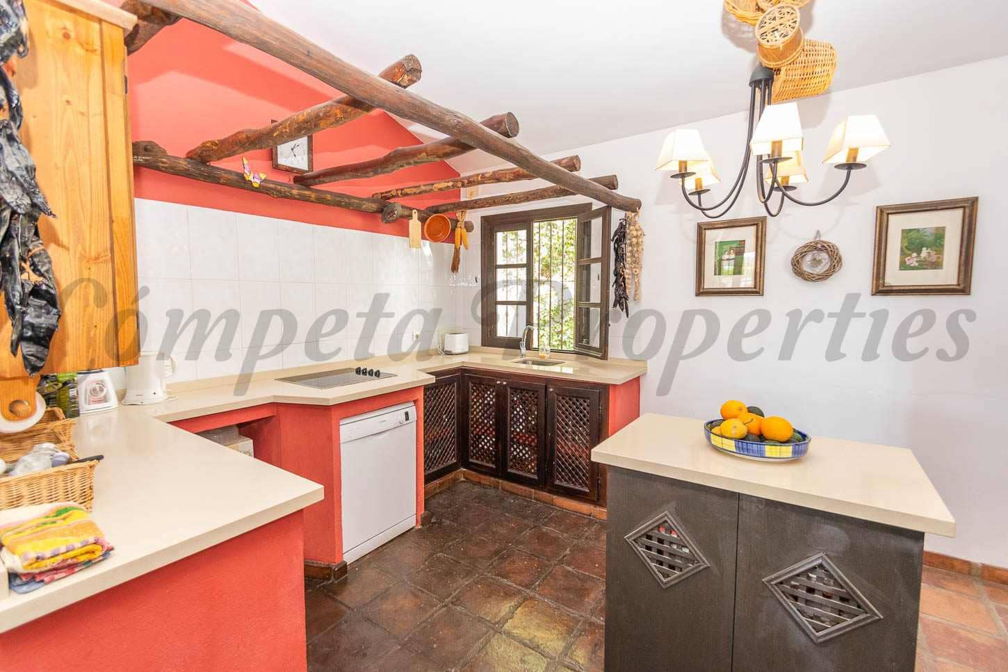 3 sypialnia Finka/Dom wiejski na sprzedaż w Torrox z basenem garażem - 490 000 € (Ref: 9396674)