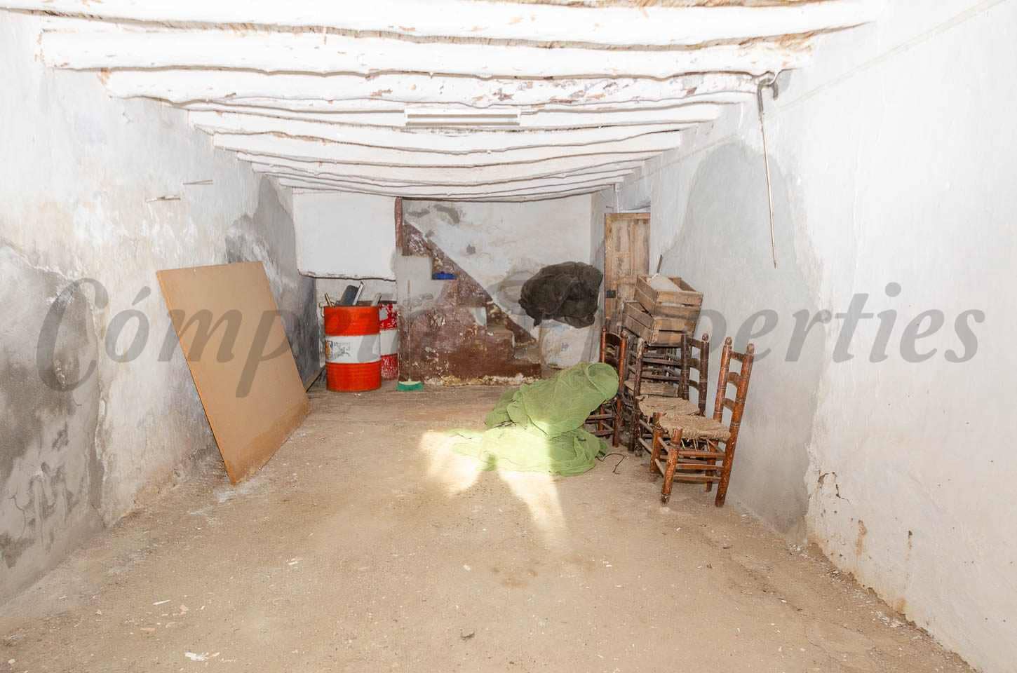 11 bedroom Finca/Country House for sale in Arenas - € 109,000 (Ref: 9409405)