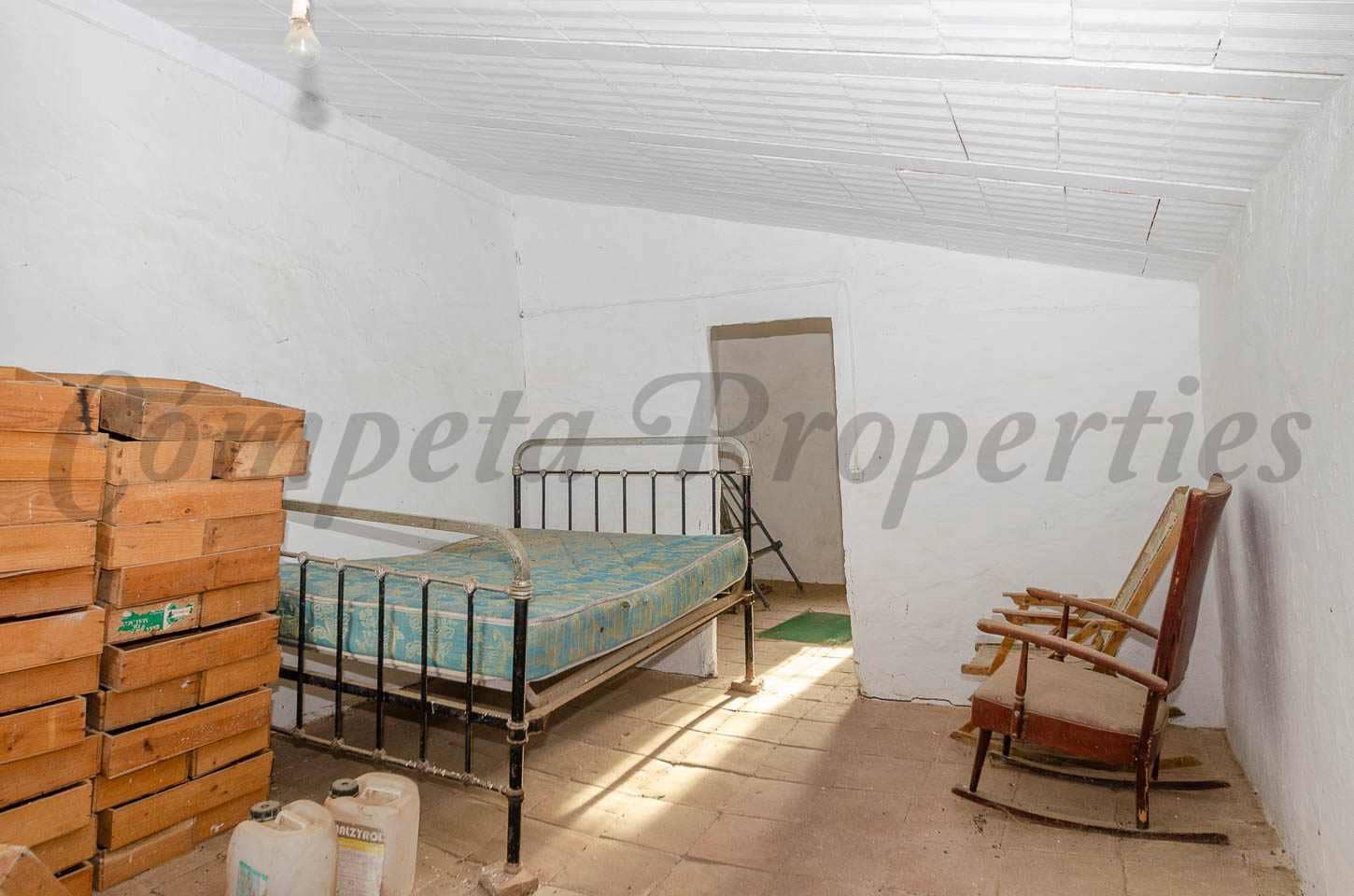 11 bedroom Finca/Country House for sale in Arenas - € 109,000 (Ref: 9409405)