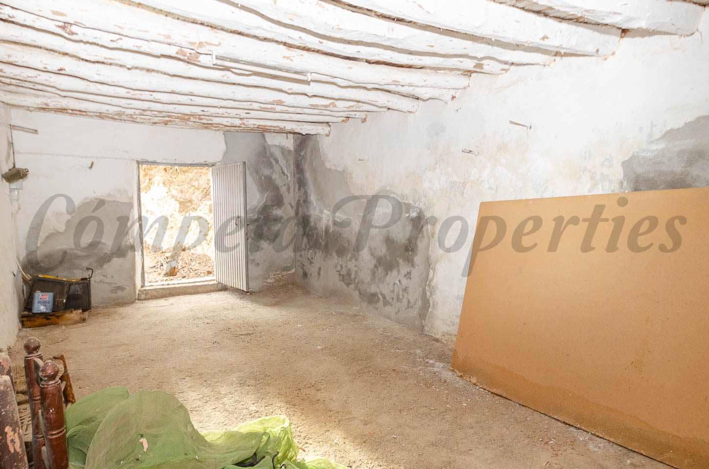 11 bedroom Finca/Country House for sale in Arenas - € 109,000 (Ref: 9409405)