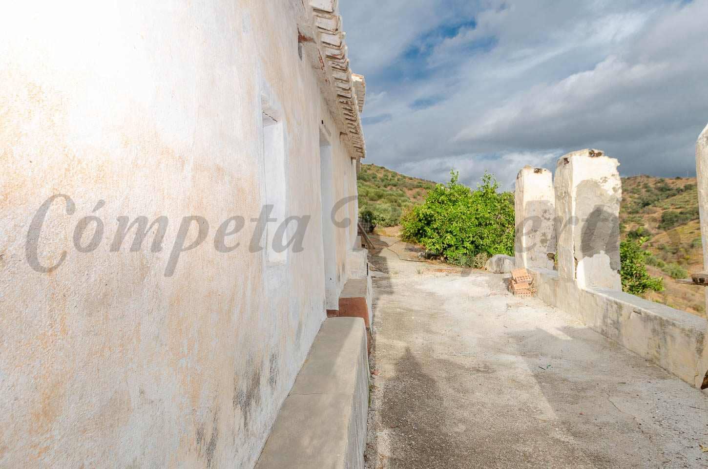 11 bedroom Finca/Country House for sale in Arenas - € 109,000 (Ref: 9409405)