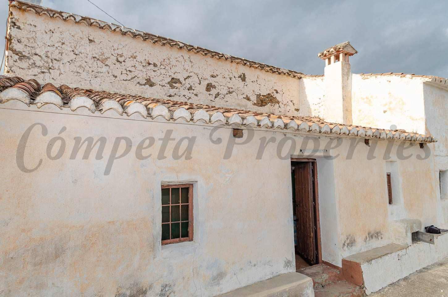 11 bedroom Finca/Country House for sale in Arenas - € 109,000 (Ref: 9409405)