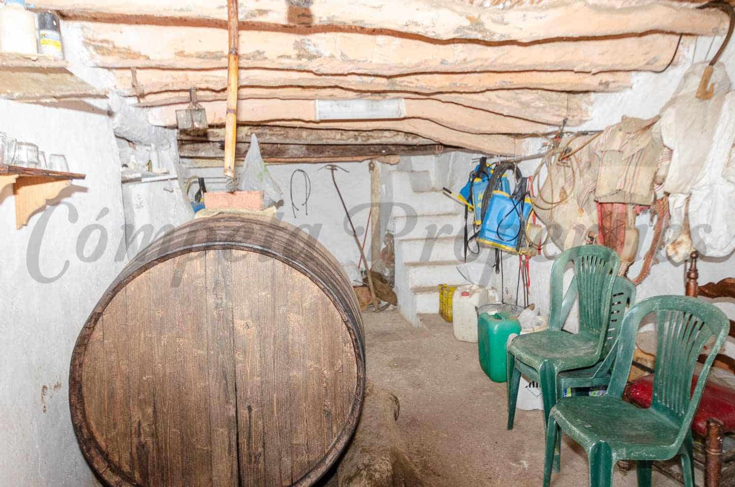 11 bedroom Finca/Country House for sale in Arenas - € 109,000 (Ref: 9409405)