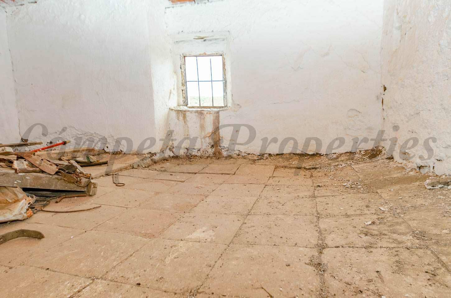 11 bedroom Finca/Country House for sale in Arenas - € 109,000 (Ref: 9409405)