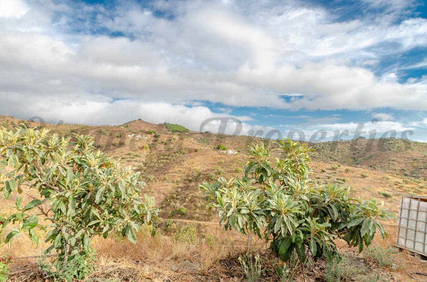 11 bedroom Finca/Country House for sale in Arenas - € 109,000 (Ref: 9409405)