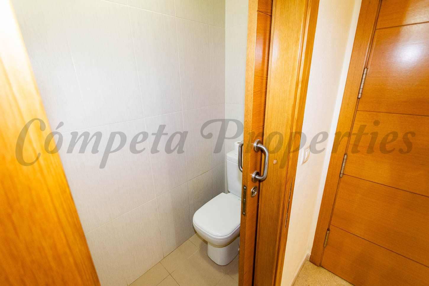 2 soveværelse Lejlighed til salg i Torrox med swimmingpool garage - € 235.000 (Ref: 9411295)