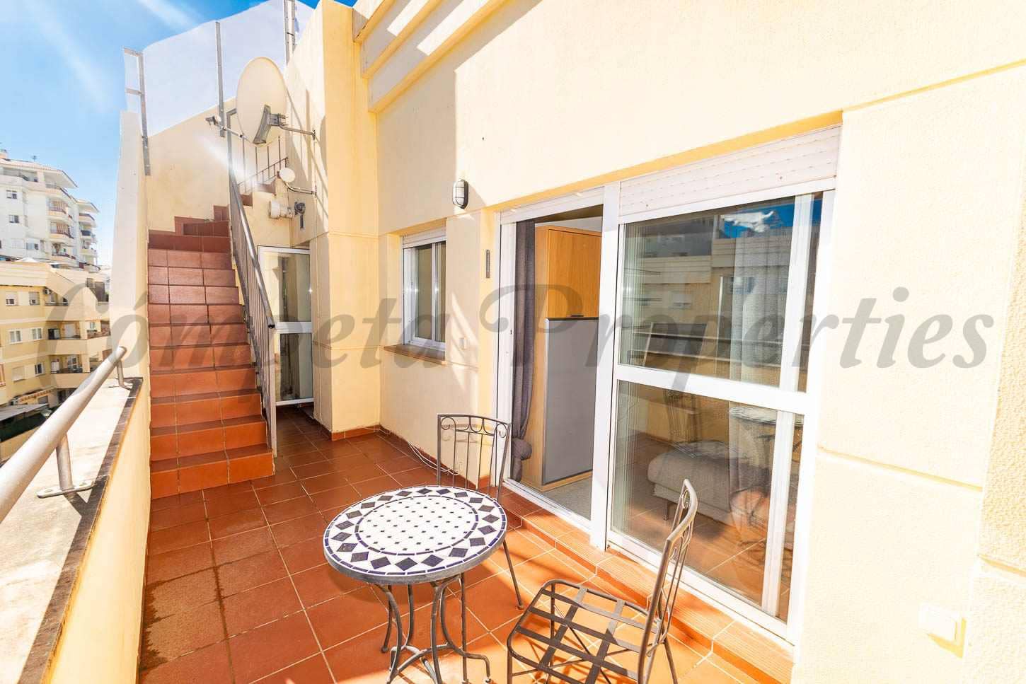 2 soveværelse Lejlighed til salg i Torrox med swimmingpool garage - € 235.000 (Ref: 9411295)