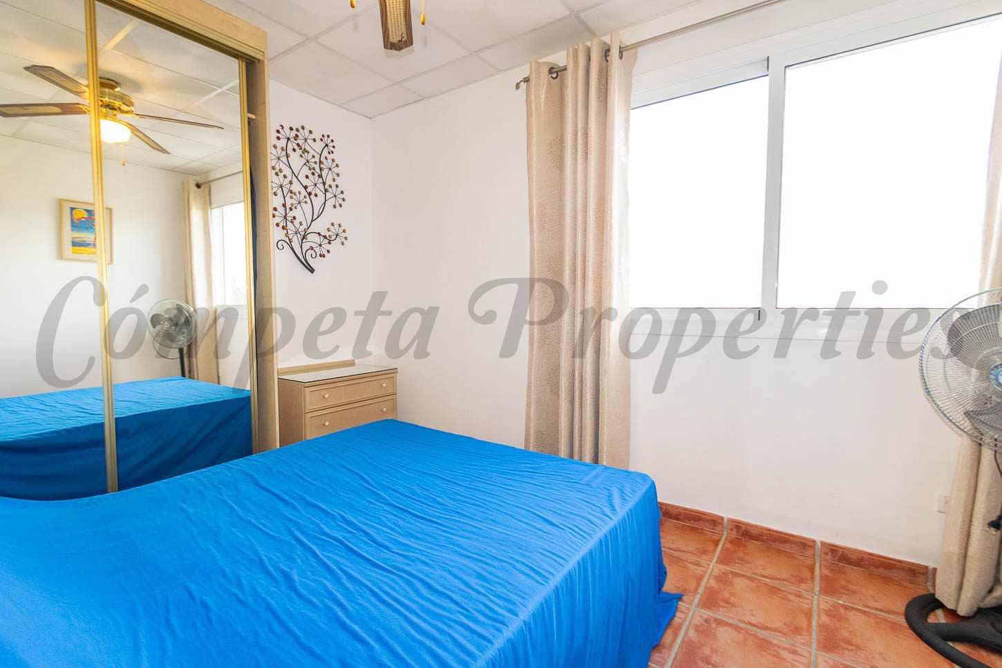 5 sypialnia Finka/Dom wiejski na sprzedaż w Torrox z basenem garażem - 550 000 € (Ref: 9417889)