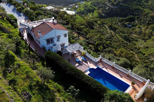 5 bedroom Finca/Country House for sale in Torrox with pool garage - € 495,000 (Ref: 9417889)