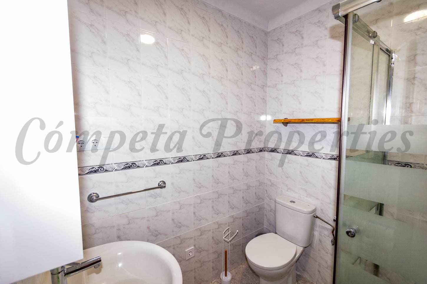 2 bedroom Apartment for sale in Torrox Park with pool - € 215,000 (Ref: 9432492)