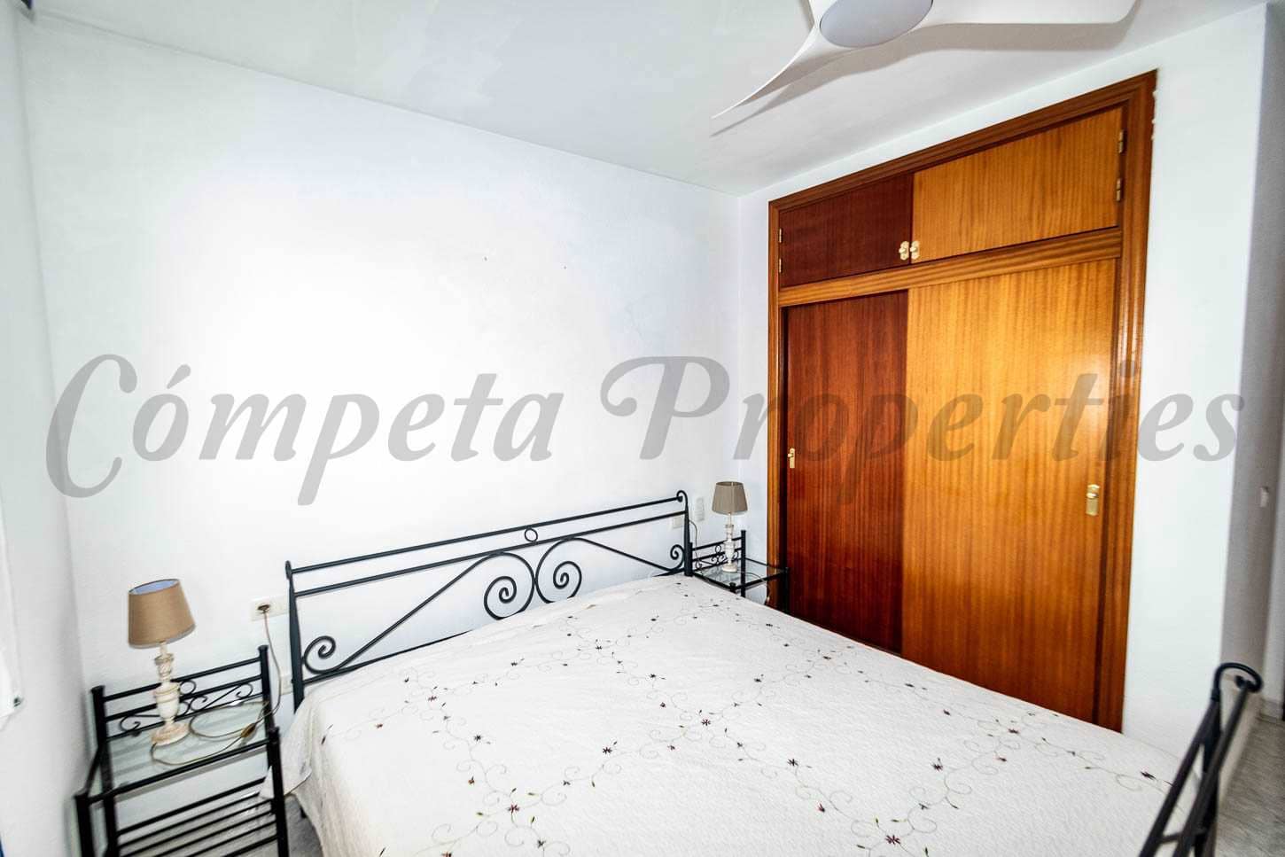 2 bedroom Apartment for sale in Torrox Park with pool - € 215,000 (Ref: 9432492)