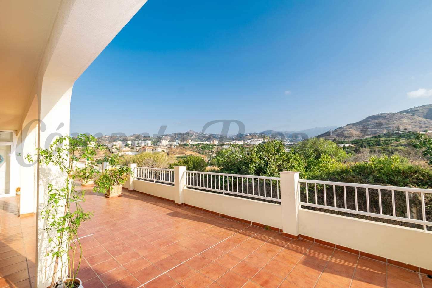 2 bedroom Apartment for sale in Torrox Park with pool - € 215,000 (Ref: 9432492)
