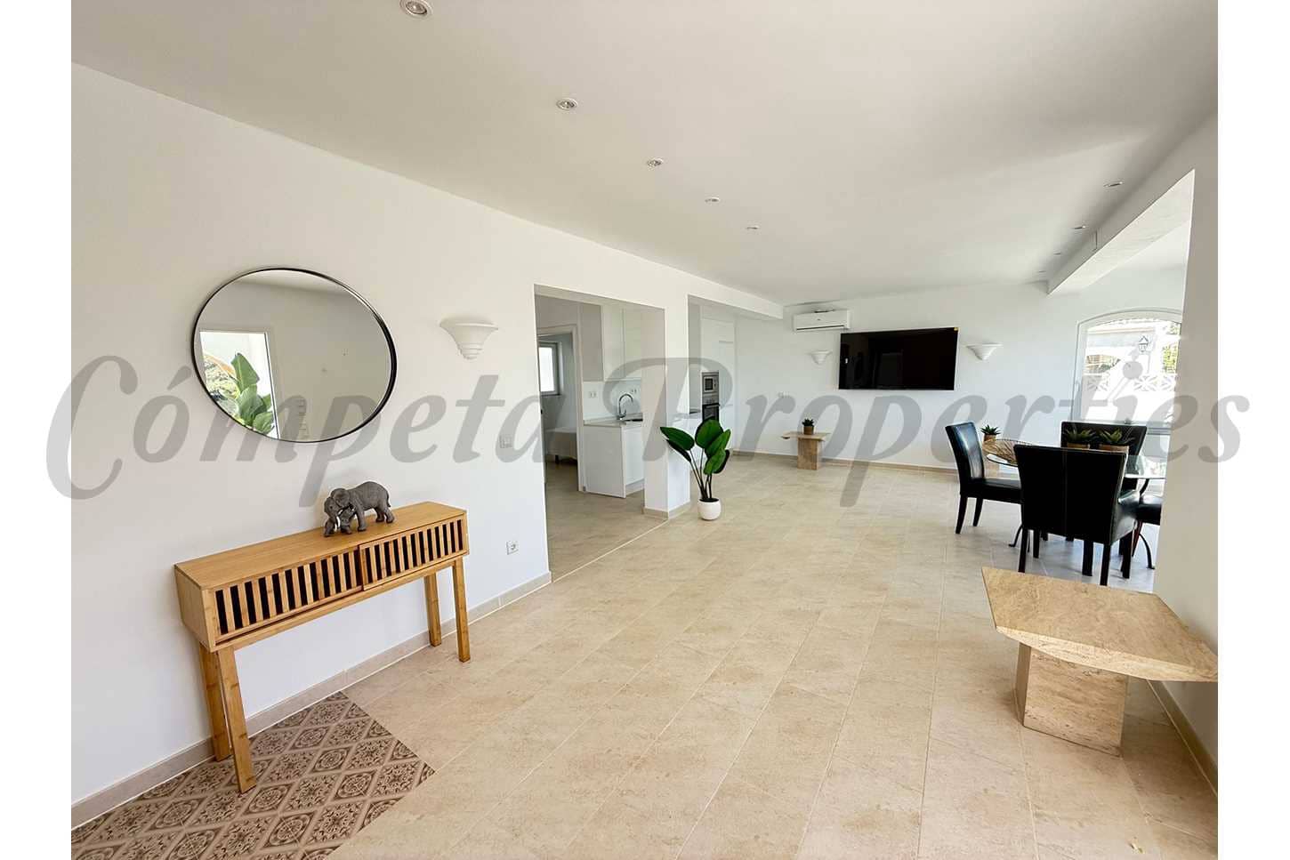 4 soveværelse Semi-Rækkehus til salg i Torrox-Costa med swimmingpool garage - € 450.000 (Ref: 9443637)