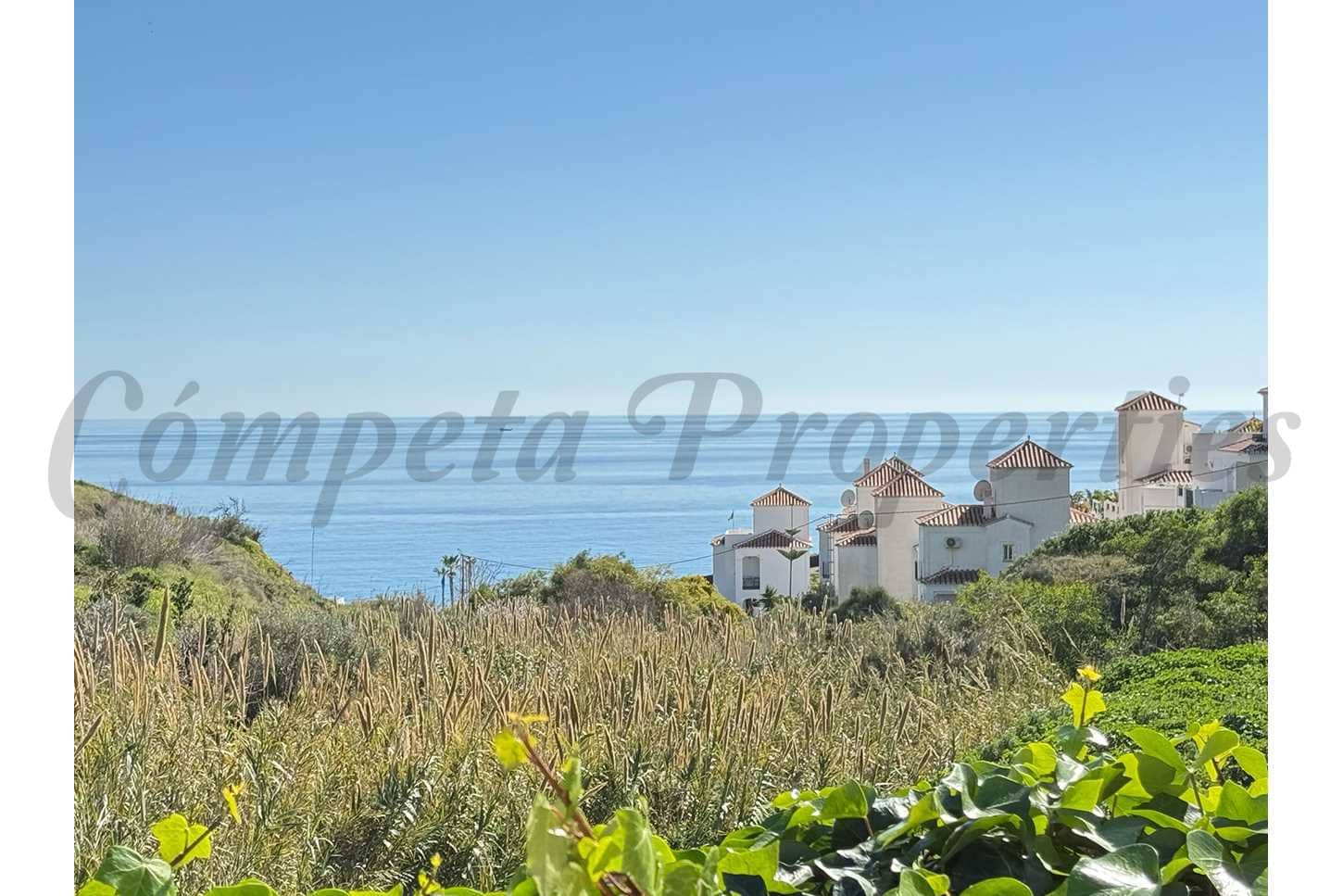 4 soveværelse Semi-Rækkehus til salg i Torrox-Costa med swimmingpool garage - € 450.000 (Ref: 9443637)