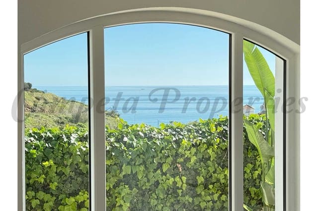 4 Zimmer Doppelhaus zu verkaufen in Torrox-Costa, Torrox mit Pool Garage - 450.000 € (Ref: 9443637)