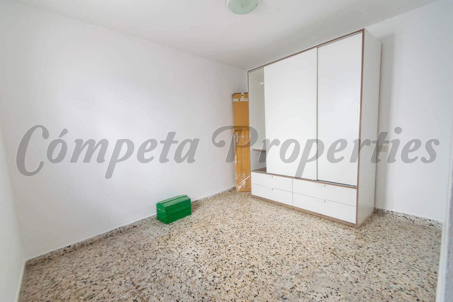 4 bedroom Townhouse for sale in Torrox - € 199,000 (Ref: 9450541)