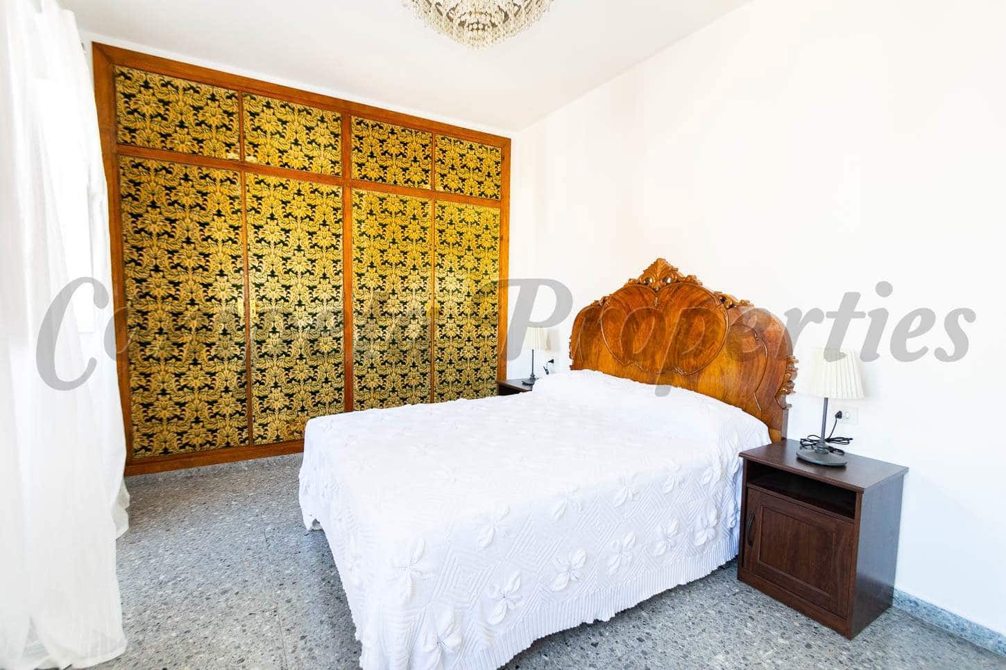 4 bedroom Townhouse for sale in Torrox - € 199,000 (Ref: 9450541)