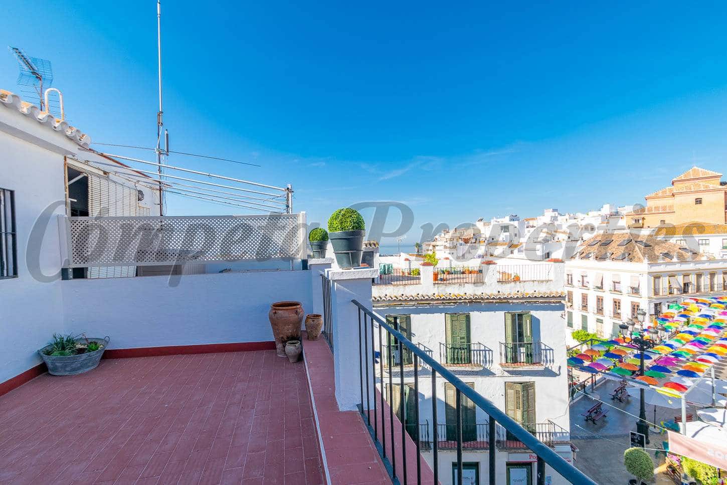 4 bedroom Townhouse for sale in Torrox - € 199,000 (Ref: 9450541)