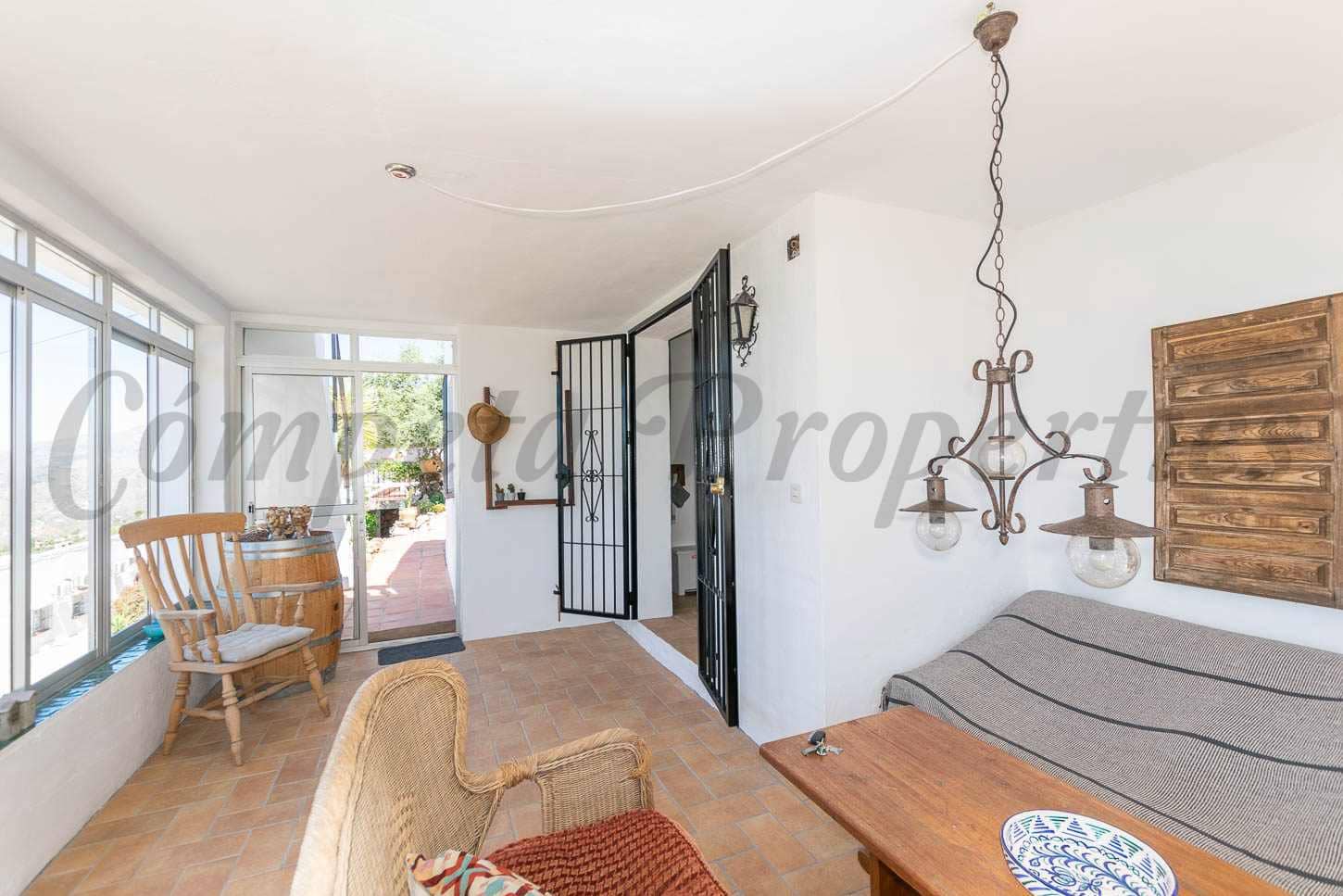 4 Zimmer Villa zu verkaufen in Competa - 449.000 € (Ref: 9456677)