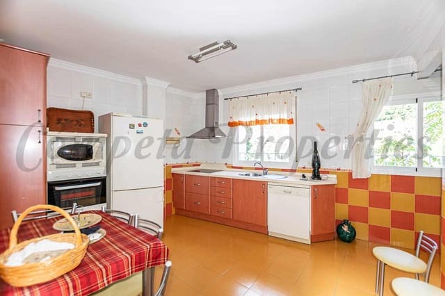 3 slaapkamer Huis te huur in Algarrobo - € 950 (Ref: 9468996)