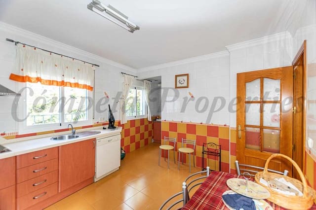 3 slaapkamer Huis te huur in Algarrobo - € 950 (Ref: 9468996)