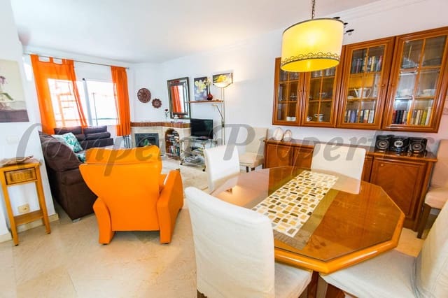 3 quarto Casa em Banda para arrendar em Nerja com piscina garagem - 1 100 € (Ref: 9469963)